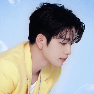 진영 (GOT7) 的头像