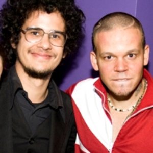 Zdjęcia dla 'Calle 13 Feat. Omar Rodríguez'