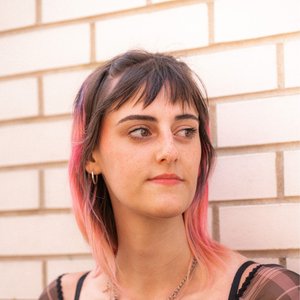 frances mistry 的头像