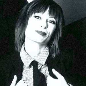 Adele Bertei 的头像