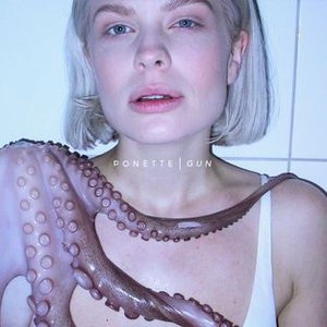 Gun - Single