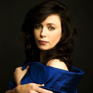 Eve Myles 的头像