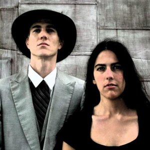Nowhere Man & a Whiskey Girl 的头像