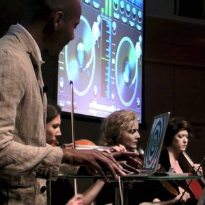 DJ Spooky featuring the Telos Ensemble 的头像