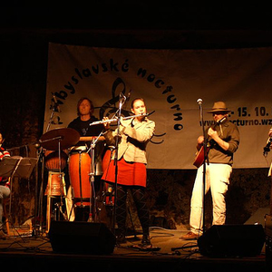 Gwen photo provided by Last.fm