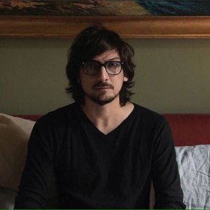 Avatar for León Larregui