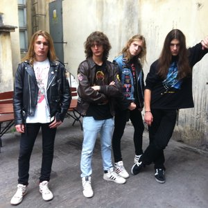 Deathloration 的头像