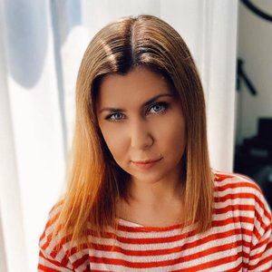“Angelika Vee”的封面