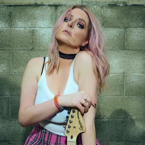 “Lauren Ash”的封面