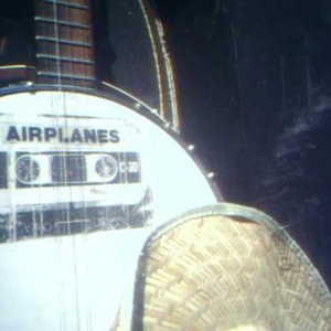 “Airplanes”的封面