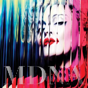 “MDNA (Deluxe Version)”的封面