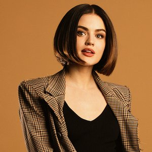 Lucy Hale のアバター