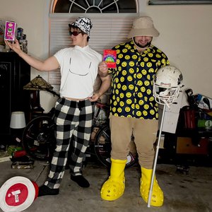 Giggle and The Smile Brothers 的头像