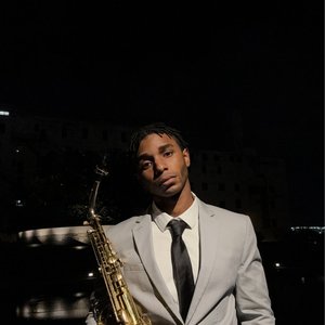“Saxophone”的封面