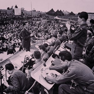 Major Glenn Miller's AAF Overseas Orchestra conducted by Sgt. Jerry Gray 的头像