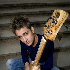Charlie Moreno 的头像