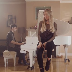 Alicia Moffet & Kurt Hugo Schneider 的头像