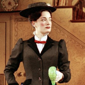 Laura Michelle Kelly as Mary Poppins 的头像