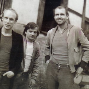 Eno, Moebius & Roedelius のアバター