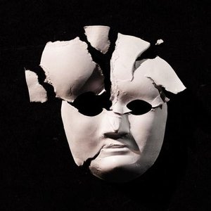 Fragments of a Blank Face