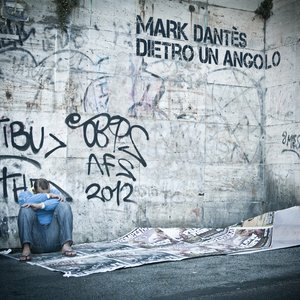 Dietro un angolo