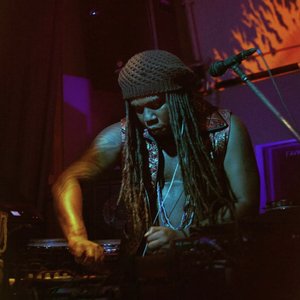 Africanoise 的头像