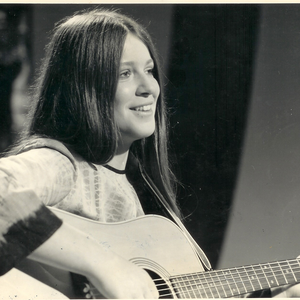 Shona Laing photo provided by Last.fm