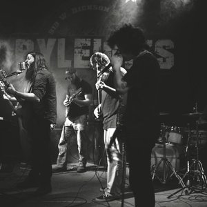 Avatar for Shawn James and the Shapeshifters