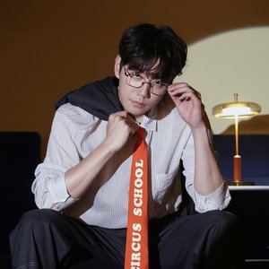 Lee Jun Young 的头像