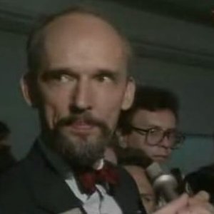 “Janusz Korwin Mikke”的封面