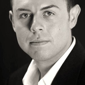 Christopher Dennis 的头像