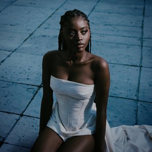 SAL Y AGUA BENDITA - Single