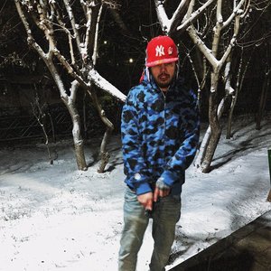 YXNG ZI 的头像