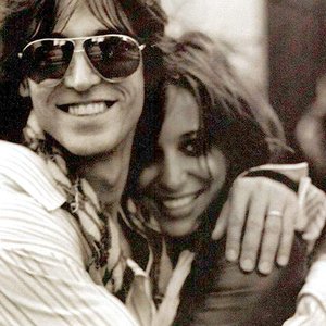 Raine Maida & Chantal Kreviazuk 的头像