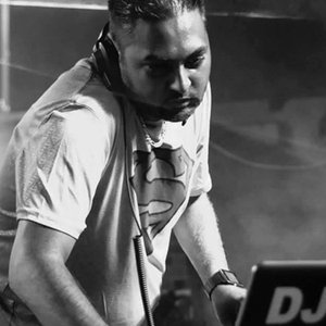 DJ NAV 的头像