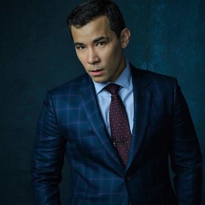 Conrad Ricamora 的头像