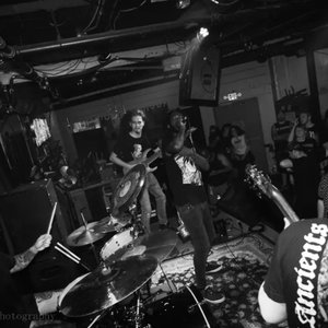 Hollow God 的头像