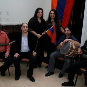 Аватар для Arev Armenian Folk Ensemble