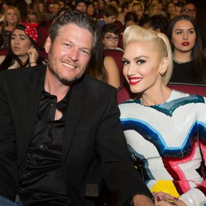 Gwen Stefani Feat. Blake Shelton のアバター