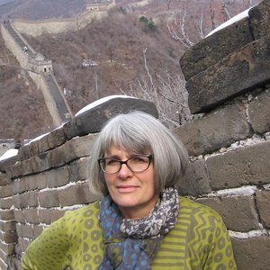 Carolyne Larrington 的头像