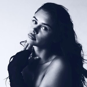 Alina Burnet 的头像