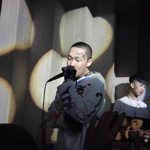 BLOODZ BOI 血男孩 的头像