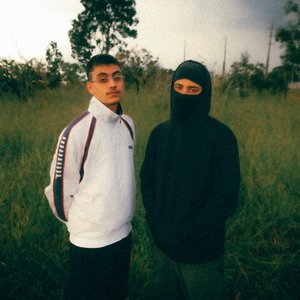 'akhi huna 的头像