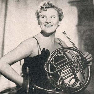 Imagen de 'Anna Russell'