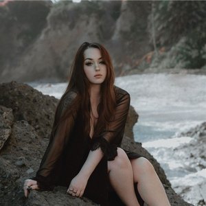 Aurora Olivas 的头像