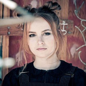 Bridgit Mendler 的头像