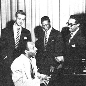 Cecil Young Quartet 的头像