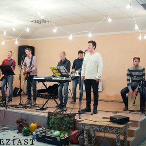 E K L E Z I A S T 的头像