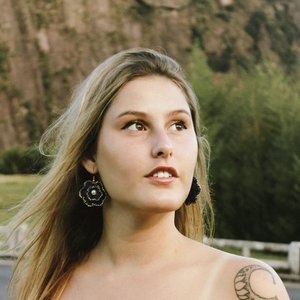 Flora Eça 的头像