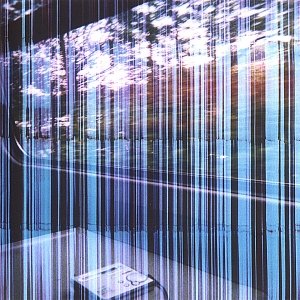 “Moonfall”的封面